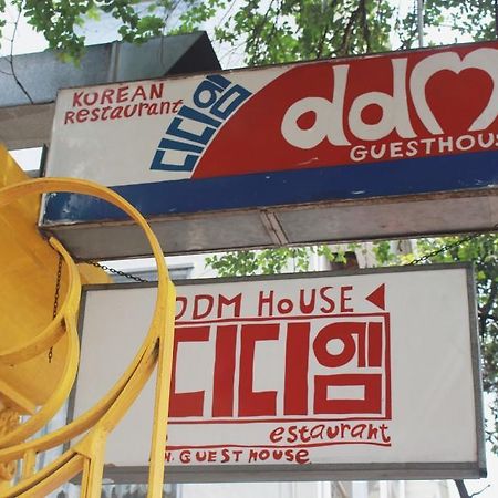 Ddm House Hostel Bangkok Exterior photo