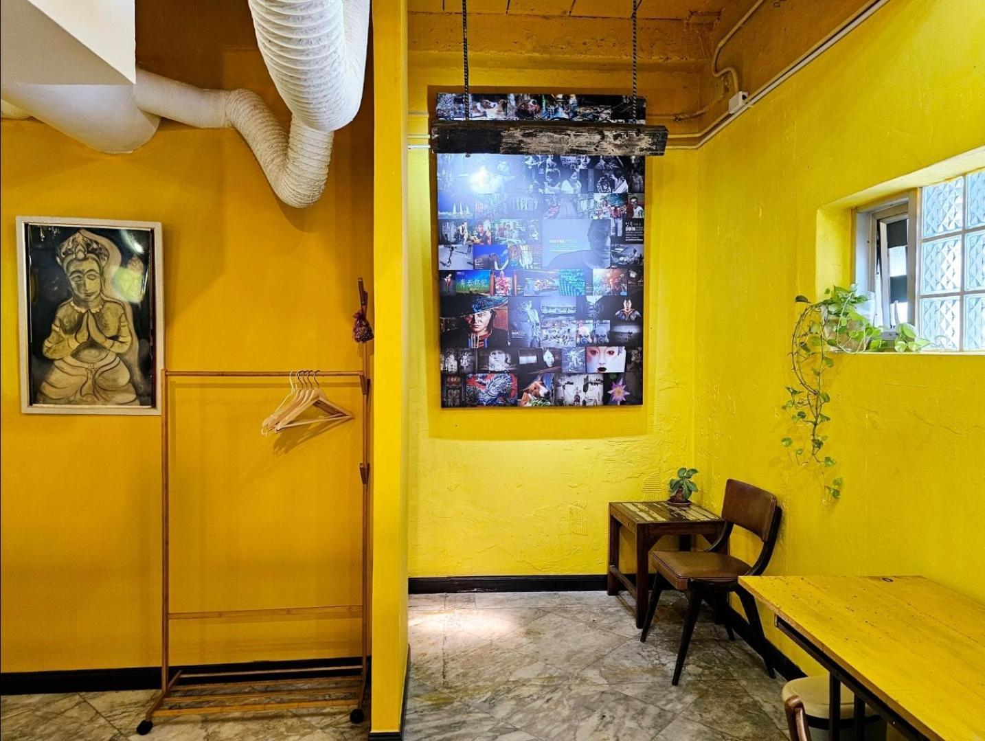 Ddm House Hostel Bangkok Exterior photo