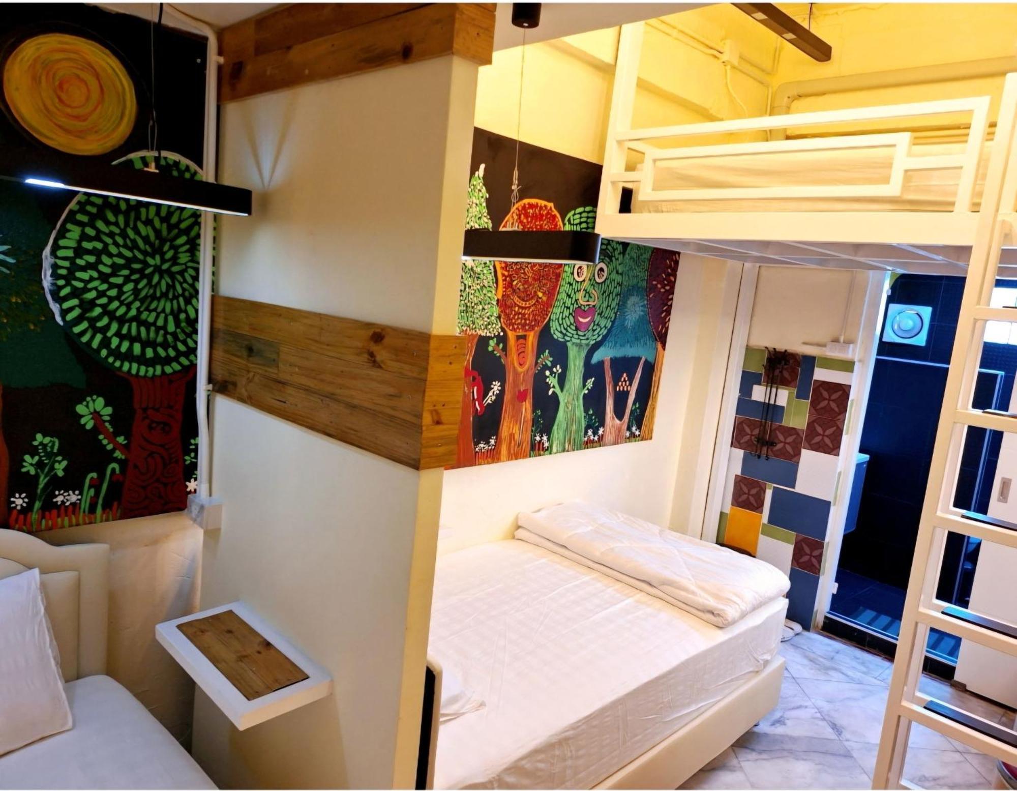 Ddm House Hostel Bangkok Exterior photo
