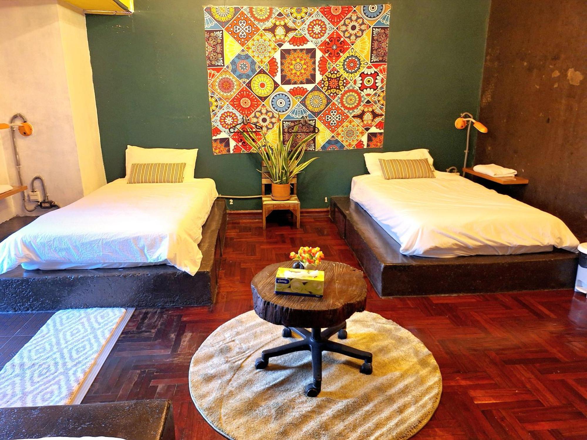 Ddm House Hostel Bangkok Exterior photo