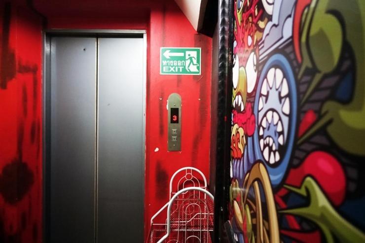 Ddm House Hostel Bangkok Exterior photo