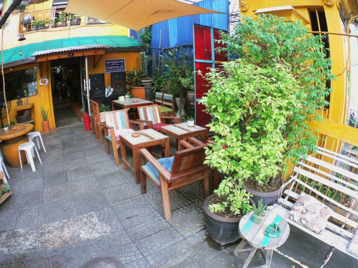 Ddm House Hostel Bangkok Exterior photo